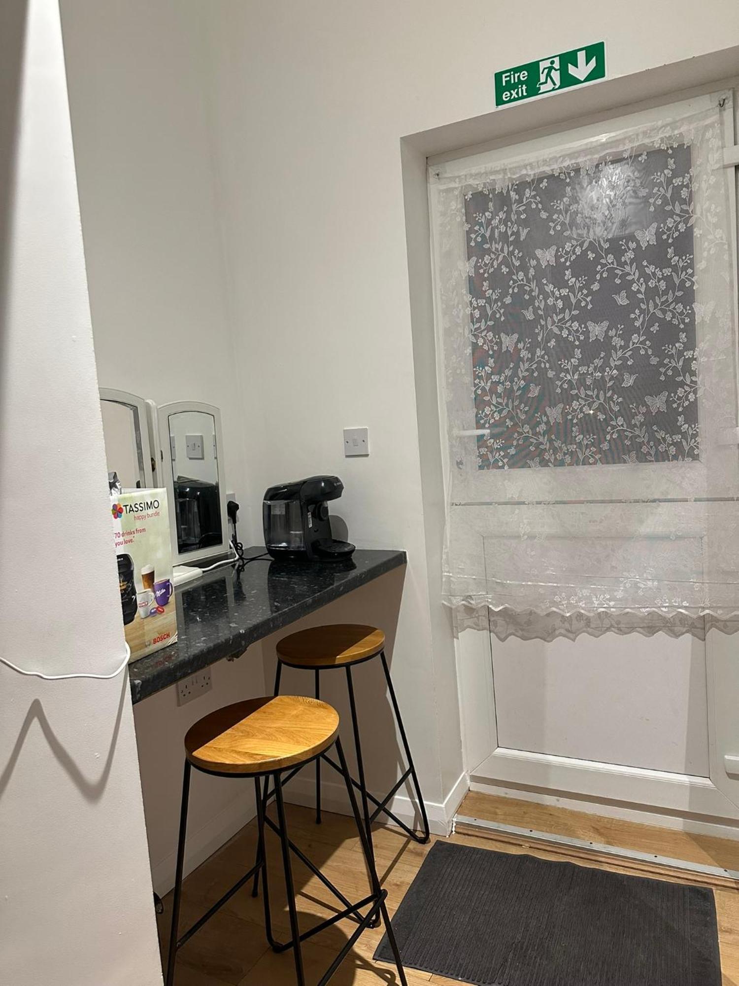 Luxury Ensuite 2Nd Studio Flat With Great Views In Keedonwood Road With Fully Own Bathroom Newly Added And Private Kitchenette Bromley Eksteriør bilde