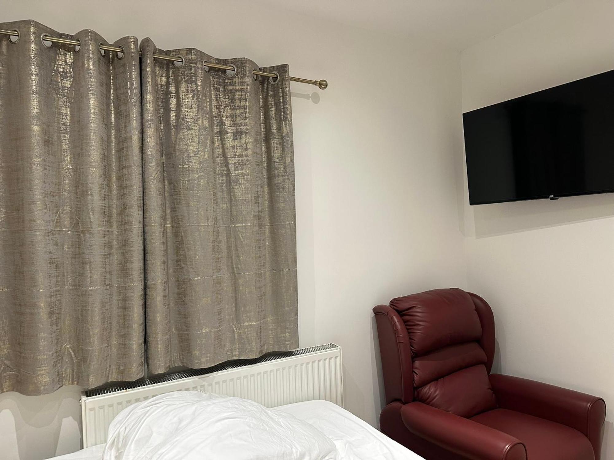 Luxury Ensuite 2Nd Studio Flat With Great Views In Keedonwood Road With Fully Own Bathroom Newly Added And Private Kitchenette Bromley Eksteriør bilde