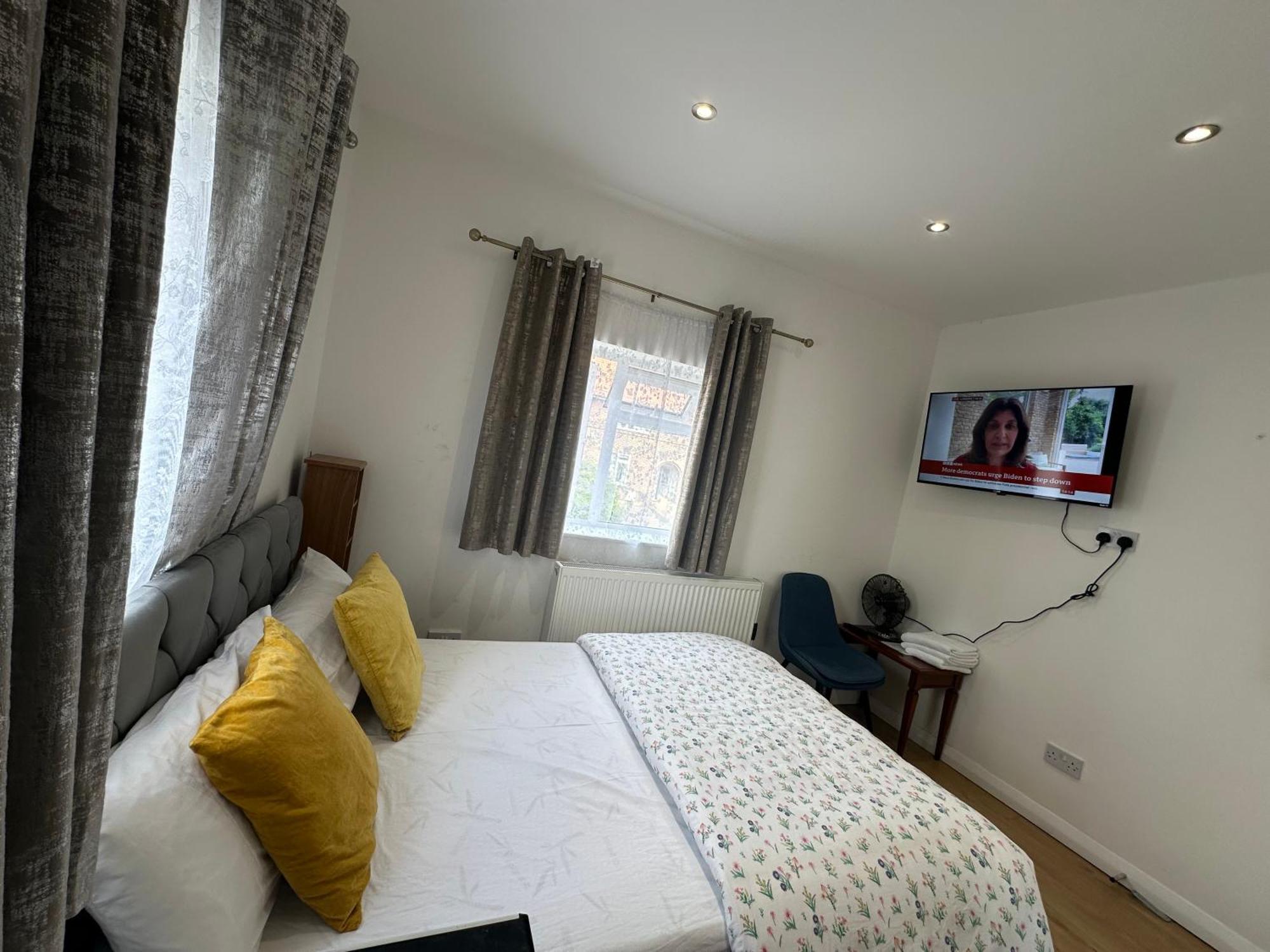 Luxury Ensuite 2Nd Studio Flat With Great Views In Keedonwood Road With Fully Own Bathroom Newly Added And Private Kitchenette Bromley Eksteriør bilde