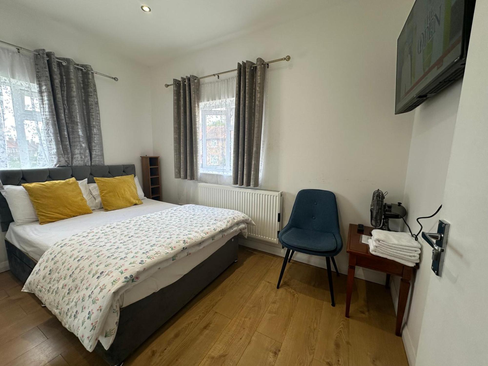 Luxury Ensuite 2Nd Studio Flat With Great Views In Keedonwood Road With Fully Own Bathroom Newly Added And Private Kitchenette Bromley Eksteriør bilde